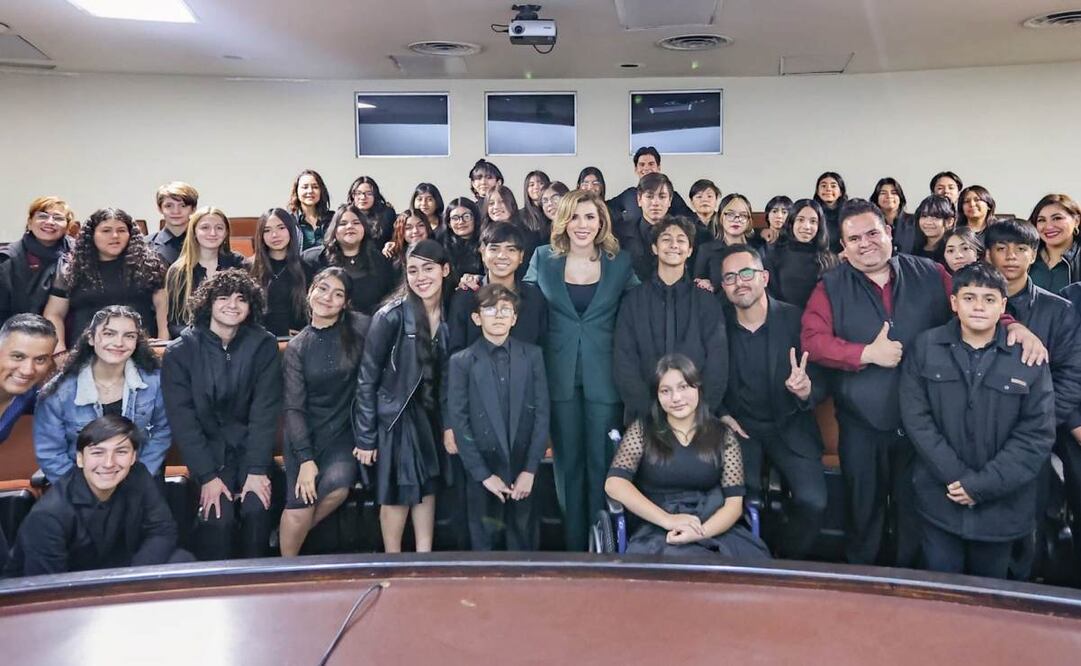 La gobernadora Marina del Pilar recibió a los estudiantes de la secundaria, a quienes reconoció su talento y les deseó éxito. Foto: X MarinadelPilar