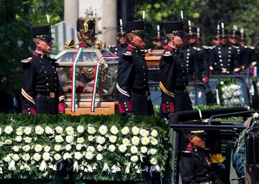 Las cinco veces que han sido expuestos los restos de los héroes