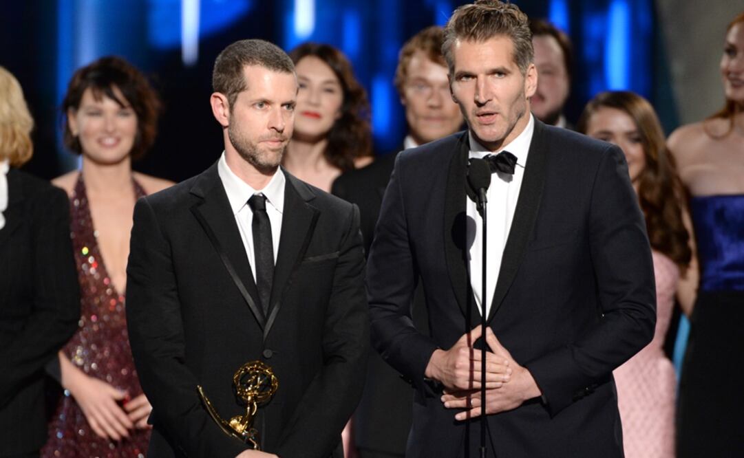 D.B. Weiss (izquierda) y David Benioff recibieron el premio a la mejor serie de drama por “Game Of Thrones”. (FOTO: AP)