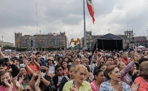 Zócalo de la CDMX repleto de gente. Foto: César Huerta