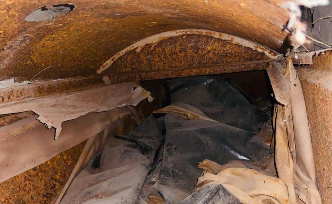 Presuntos restos humanos en tumba profanada en el panteón del Carmen en Obregón, Sonora. Foto: X @CeciPatriciaF