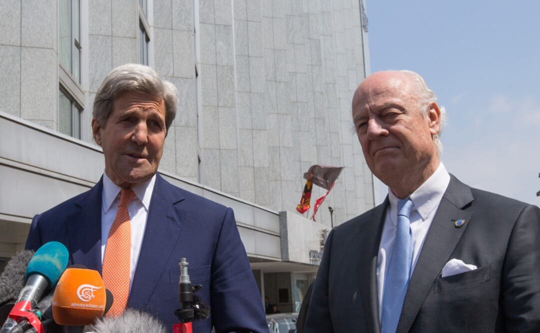 l secretario de Estado estadounidense John Kerry (i) y el enviado especial de la Organización de las Naciones Unidas (ONU) para Siria, Staffan de Mistura (d) (Foto: Xinhua)