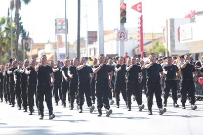 Adelitas, rieleras y charros desfilan por aniversario de la Revolución Mexicana en Coahuila