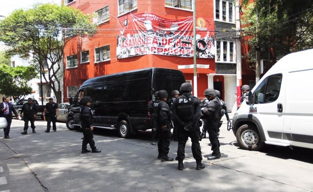 No one was arrested in the operation and no drugs were found inside the building. Authorities think its occupants were tipped off. (Photo: Fernando Ramírez / EL UNIVERSAL)