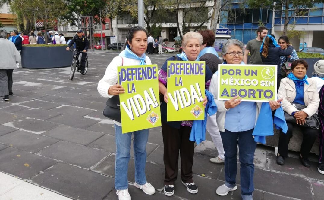 ¡Defiende la vida!, piden asistentes durante marcha en CDMX. (Foto: Especial)