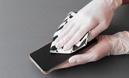 Cómo limpiar correctamente la pantalla de tu celular