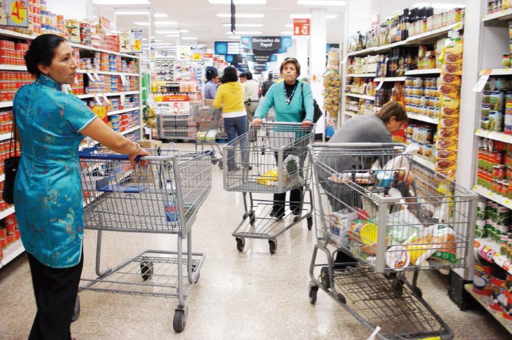 El repunte del consumo es reflejo del mejor desempeño del empleo y la confianza de las familias sobre su economía, señalan expertos (ARCHIVO EL UNIVERSAL)