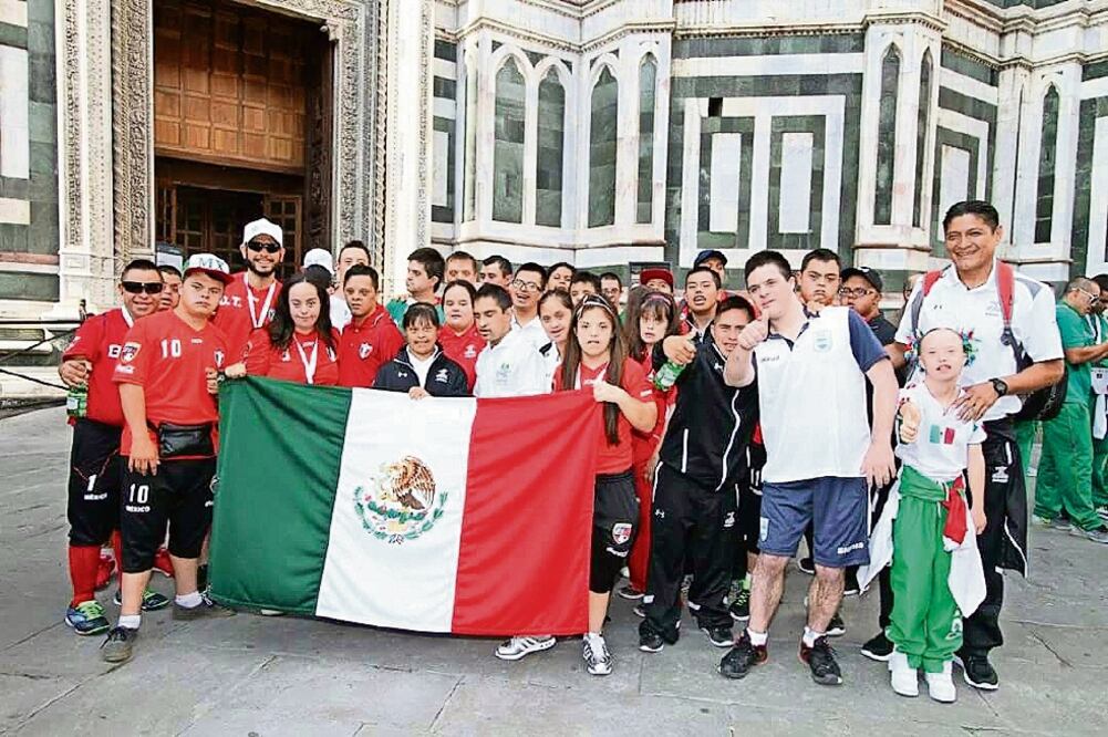 Tras su participación en la primera edición de los Juegos de la Trisomía, celebrados en Florencia, Italia, la delegación mexicana conformada por 31 atletas regresó al país con un total de 44 medallas; compitió contra 35 países (CORTESÍA:GUADALUPE MARENCO