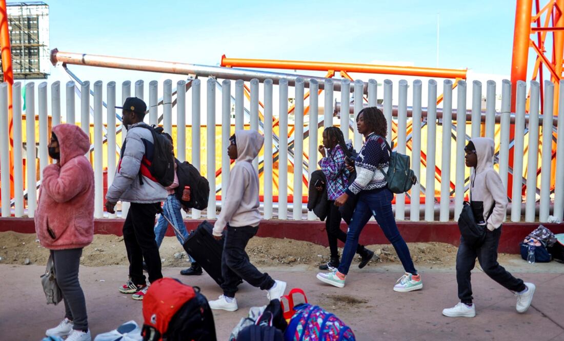 Migrantes en el cruce fronterizo El Chaparral en Tijuana, Baja California, tras la cancelación de la aplicación CBP One. Foto: Diego Simón / EL UNIVERSAL