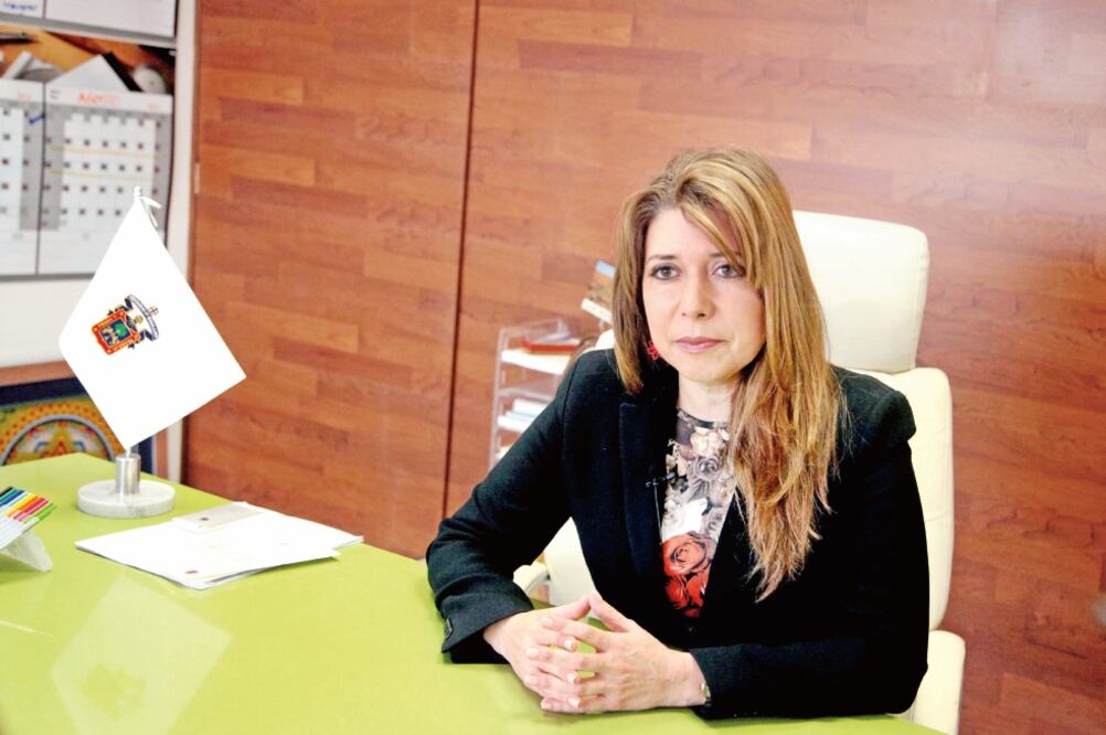 Carmen Rodríguez, vicerrectora de la Universidad de Guadalajara, destacó que desde julio pasado se inició el monitoreo de contenidos a los que se accede en lugares públicos, para definir estrategias que mejoren la vida de los usuarios. (CORTESÍA)