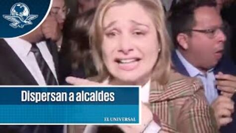 Dispersan a alcaldes con gas lacrimógeno en Palacio Nacional