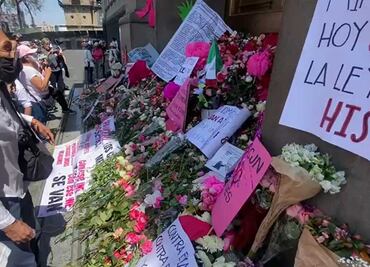 Con flores y pancartas en la Corte, defensores del INE confían en que sea desechado Plan B de AMLO