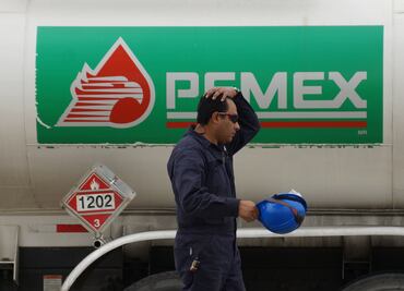 Ingresos petroleros cayeron 32% en 2015, reporta Hacienda
