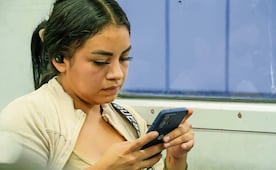 Demandan a empresas por suicidios vinculados a chatbots de IA