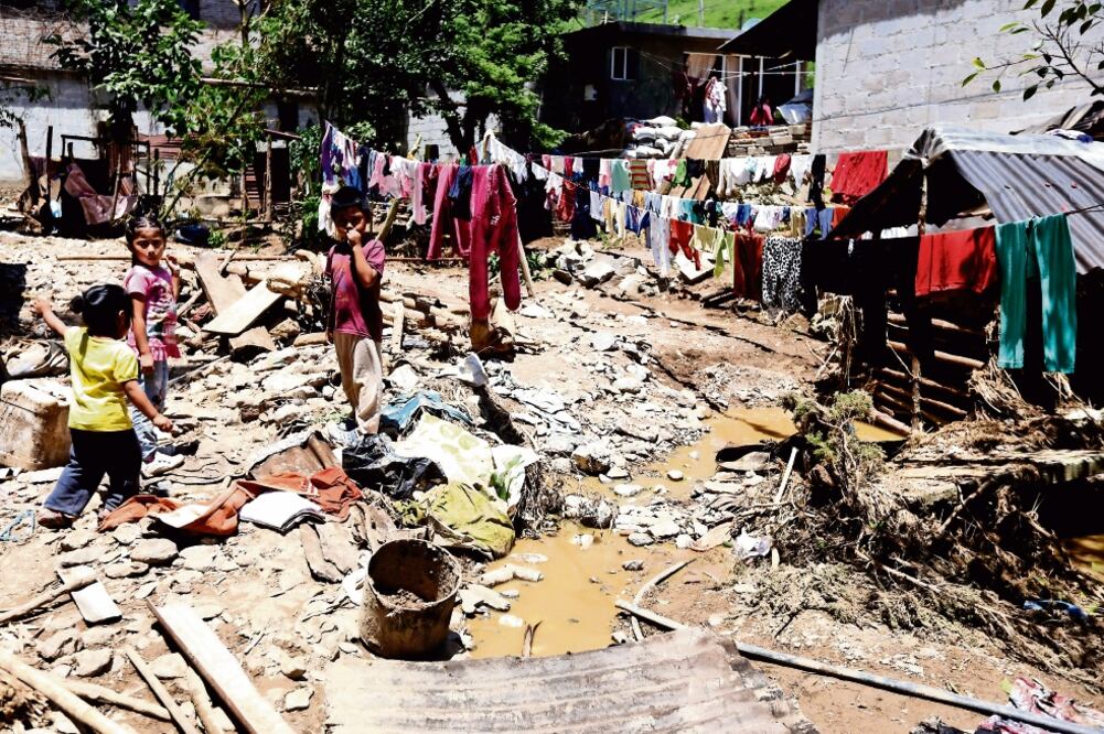 En 29 municipios se concentra la mayoría de las afectaciones; hasta el momento suman 300 casas cuantificadas con daños; puentes y carreteras presentan problemas de infraestructura (HILDA RIÓS. CUARTOSCURO)