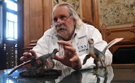Nombran a dinosaurio en honor a paleontólogo de la UNAM; especie “Xenovenator espinosai” fue descubierta en Coahuila