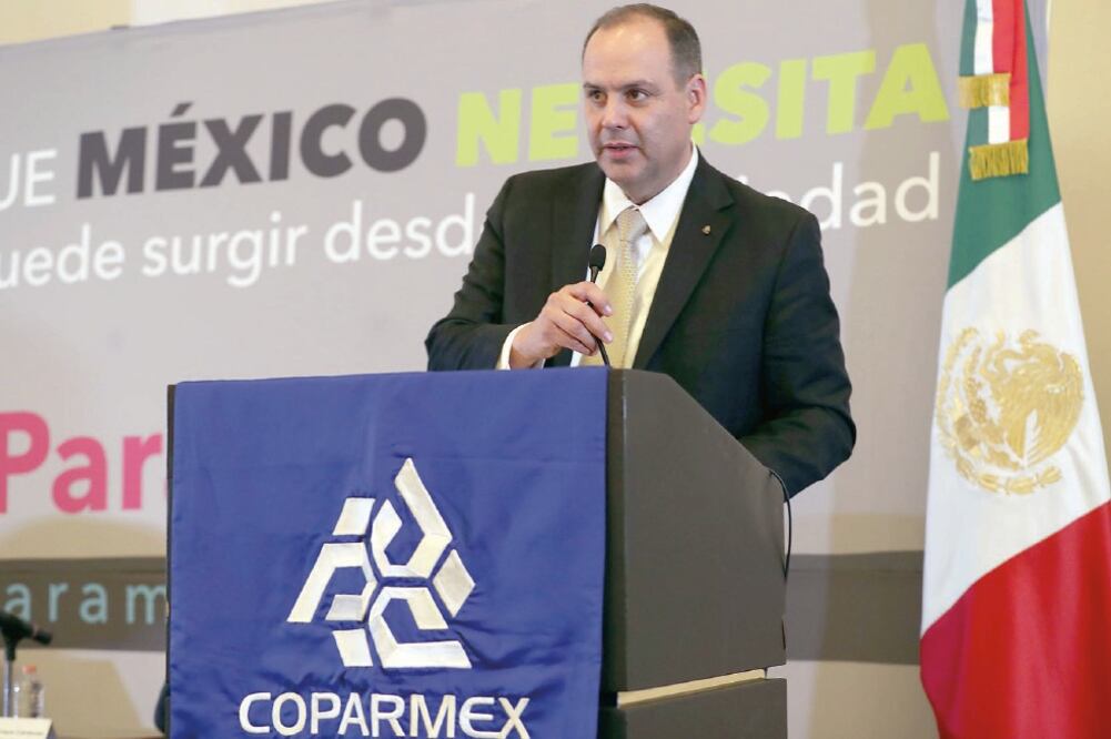 Gustavo de Hoyos, presidente de Coparmex, dijo que es preciso revisar cómo se gasta y el impacto real que tienen las obras y programas públicos. (ARCHIVO EL UNIVERSAL)