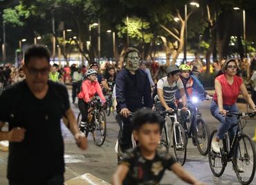 "Monstruos" regresan a la rodada ciclista en avenida Reforma