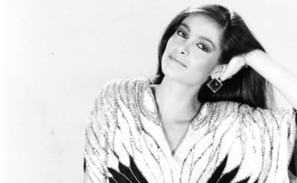 Daniela Romo cumple 63 años, así ha cambiado la cantante de la larga cabellera