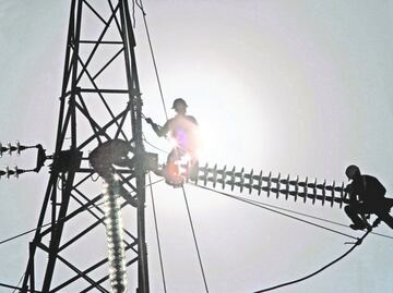 Con reformas de AMLO, va gobierno por eliminación de “mejores prácticas” en CFE