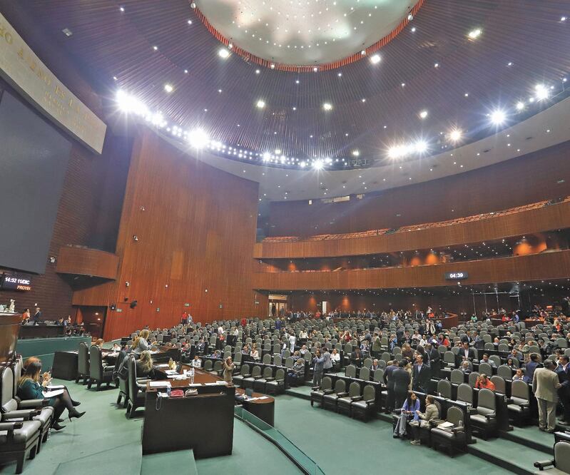 Los representantes del PRD y Movimiento Ciudadano señalan que han sabido ser oposición para Morena en el Congreso desde sus perspectivas, por lo que afirman no coincidir con ideales del PAN. ARCHIVO EL UNIVERSAL
