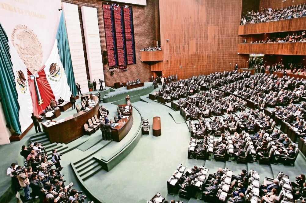 A cada integrante de la Cámara de Diputados se le depositan mensualmente 73 mil 910 pesos por concepto de dieta, 45 mil 786 por asistencia legislativa y 28 mil 772 por atención ciudadana. (ARCHIVO EL UNIVERSAL)