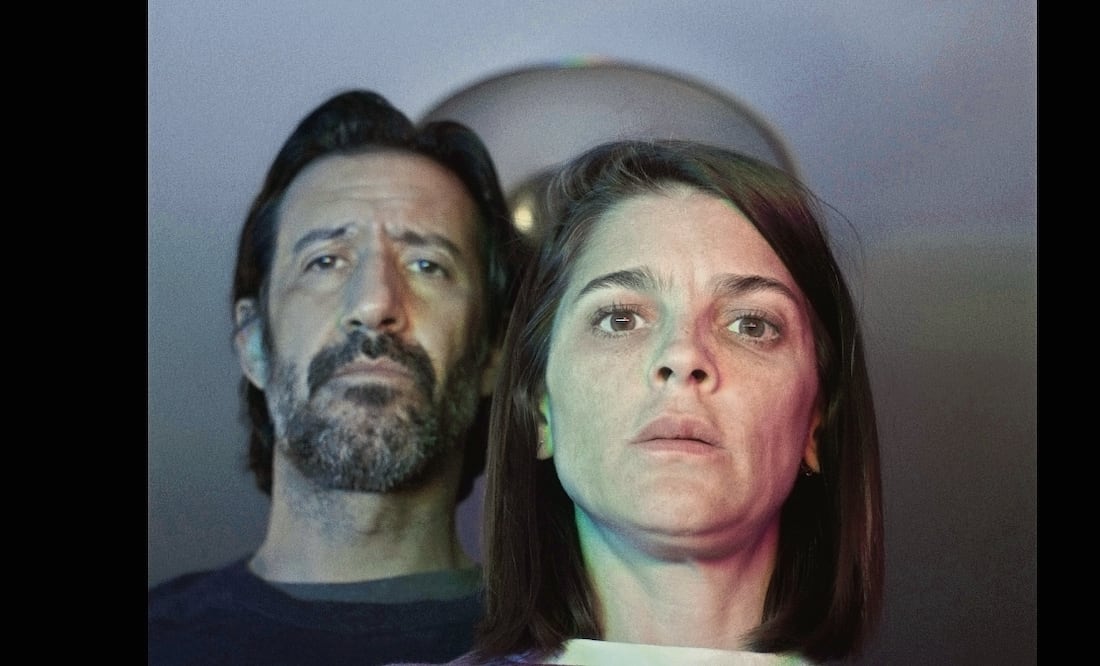 José María Yazpik y Mariana Azuela protagonizan la historia donde una mujer que era independiente entra en gran confusión al nacer su bebé. Foto: Dante y Soledad