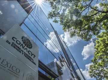 Acusación de FGR contra científicos del Conacyt suma más de 80 años de prisión