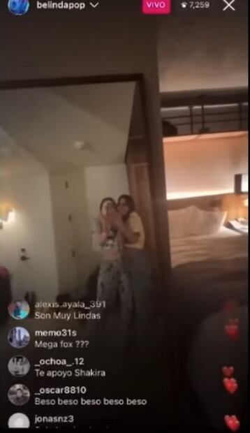 Fans cachan a Belinda... ¿pasada de copas? 