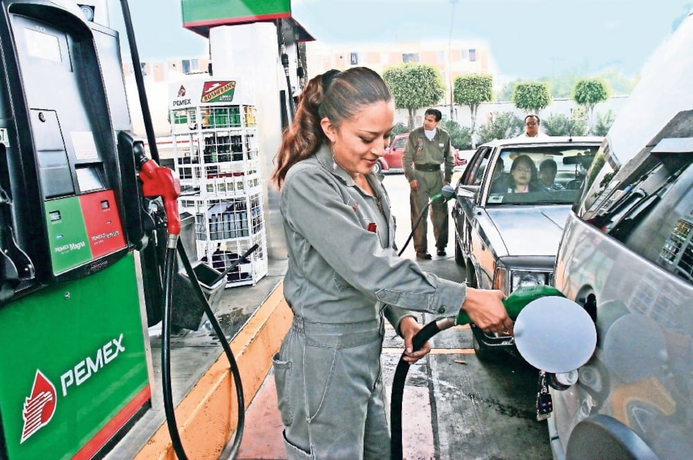 El proceso de gasolinas en octubre sirvió para atender el consumo de 7.4 millones de automóviles de un total de 31.1 millones. (ARCHIVO EL UNIVERSAL)