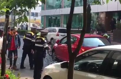 Aparece nuevo video de conductor que huye para evitar "araña"