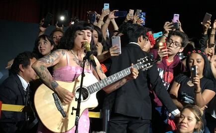 Mon Laferte fascina a sus fans en el Auditorio Nacional
