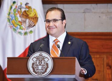 Javier Duarte juega cartas entre olor a marihuana