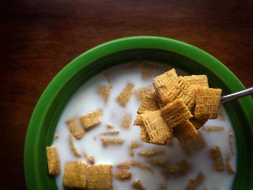 ¿Qué tan dañino es comer cereal de caja?
