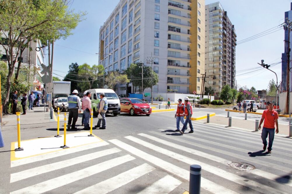 Labores incluyen adecuaciones geométricas, diseño de pavimentos y cambio de infraestructura hidráulica en Molière y Ferrocarril de Cuernavaca, así como Miguel de Cervantes Saavedra, Presa Falcón y Ferrocarril de Cuernavaca (DELEGACIÓN MIGUEL HIDALGO)