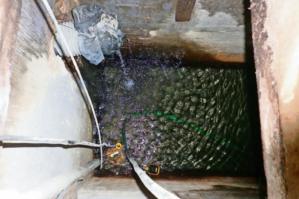 Los encargados del templo religioso consideran un milagro que el agua corra a tan poca profundidad en los alrededores (JUAN BARRERA. EL UNIVERSAL)