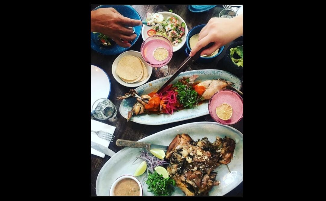 The restaurant "Santo Remedio" hosted the first Mesa Santa, which consisted of creating original dishes such as avocado with chicatanas powder - Photo: Taken from Santo Remedio's Instagram page