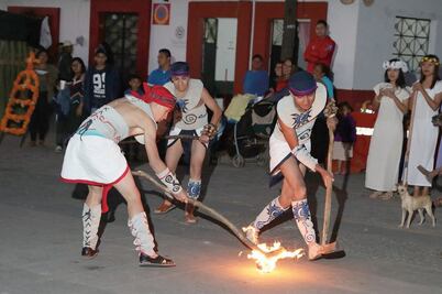 En Tzintzuntzan se enfrentan para guiar a sus muertos
