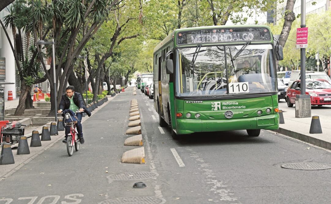 Sobre Reforma ahora circula la ruta del Corredor Reforma Bicentenario. Foto: IVÁN STEPEHENS. EL UNIVERSAL
