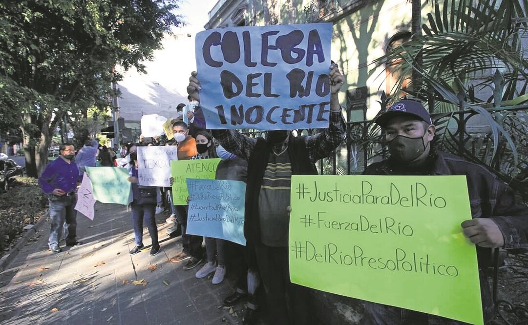 El grupo de manifestantes dijo sentirse agraviado por la aplicación del delito de ultrajes a la autoridad. Foto: ESPECIAL