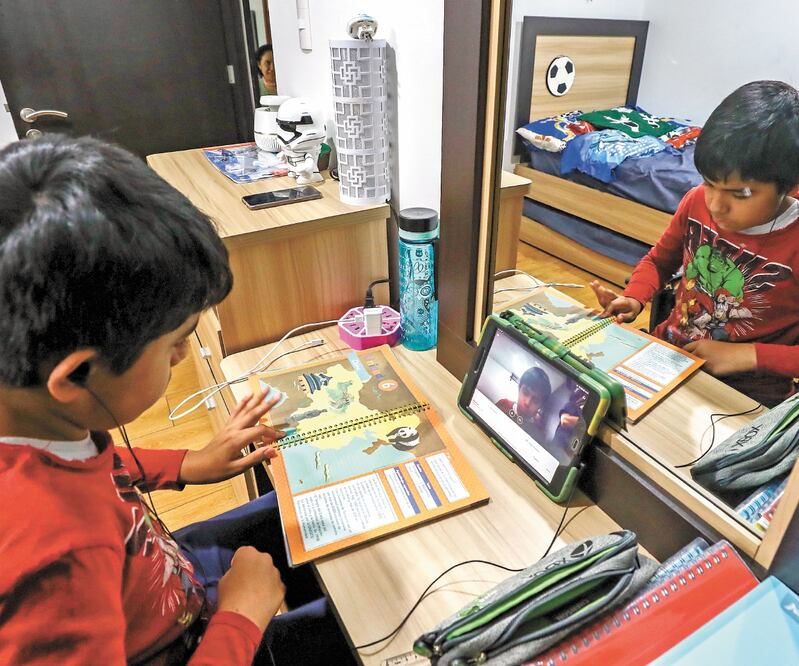 El 24 de agosto 30 millones de alumnos comenzaron el ciclo escolar 2020-2021 con clases impartidas por televisión y vía interet, mientras aún hay dudas sobre si el sistema educativo mexicano está preparado para esta modalidad de enseñanza. Archivo EL UNIV