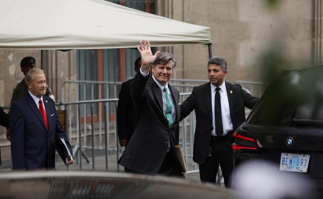 El subsecretario de Estado de Estados Unidos, Christopher Landau, sale de Palacio Nacional, tras la reunión con la presidenta Claudia Sheinbaum. Foto: Diego Simón / EL UNIVERSAL