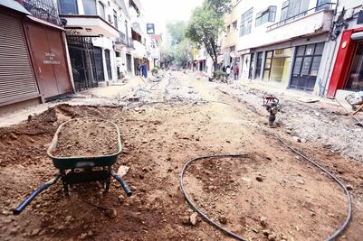 Avanza rehabilitación en calle de Hamburgo