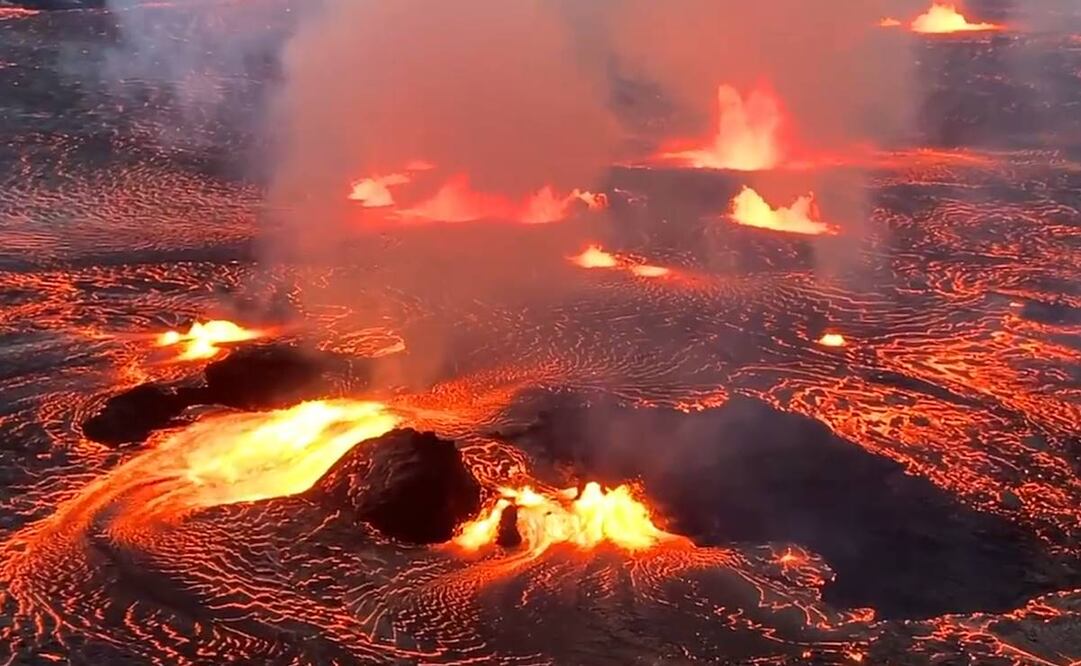 El volcán Kilauea, uno de los más jóvenes y activos de Hawái, entró en erupción en la mañana de este lunes 23 de diciembre del 2024. Foto: Captura de pantalla