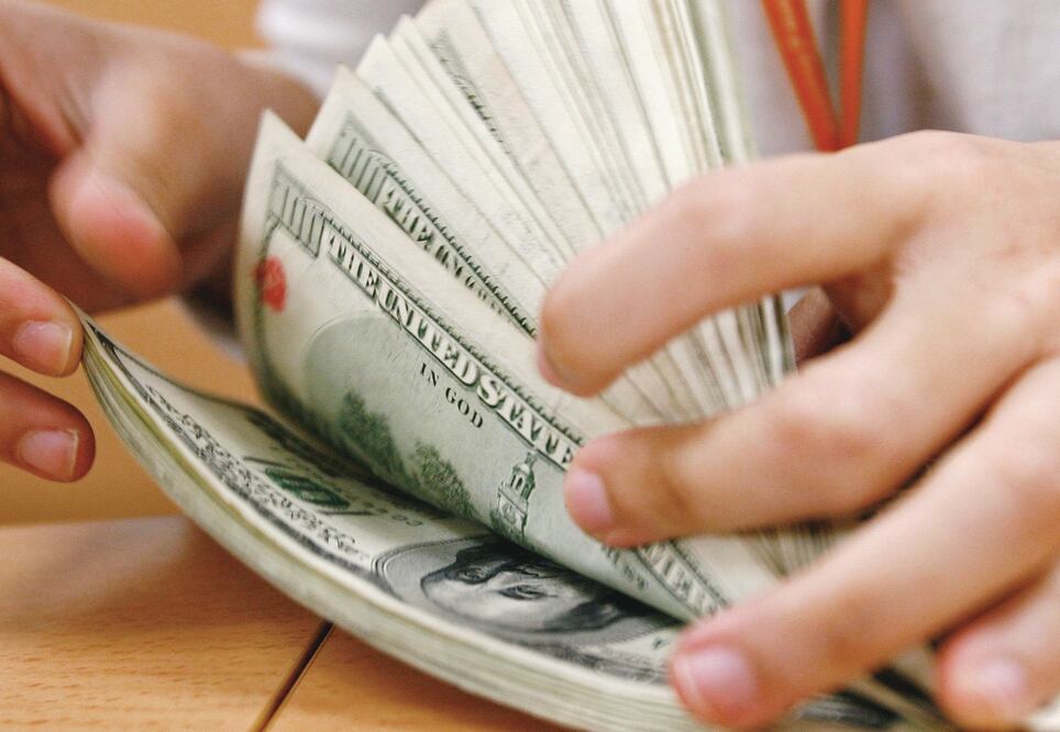 Sector privado anticipa menor crecimiento, más inflación y dólar más caro (Archivo)