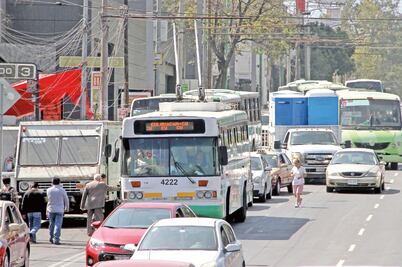 Abrirán la plaza Oasis en medio de caos vial