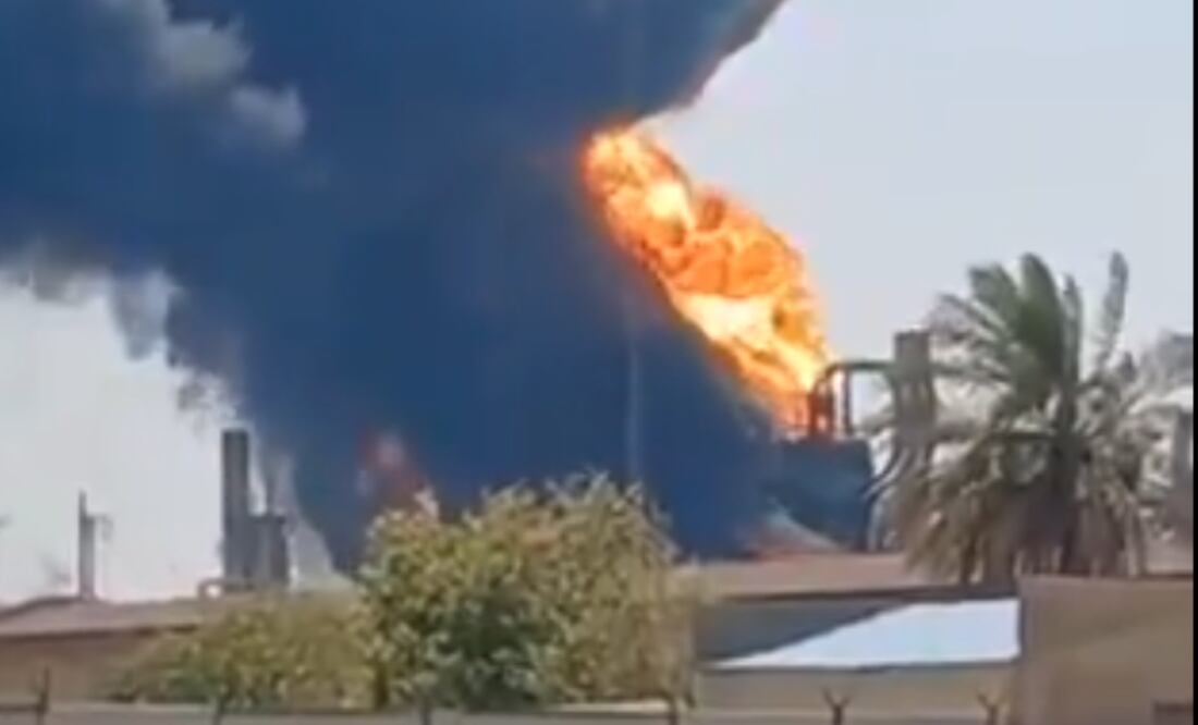 Incendio en la refinería de petróleo de Abadán, en el suroeste de Irán. Foto: captura de pantalla