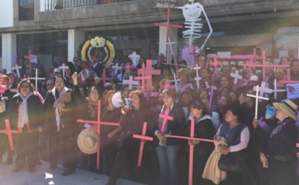 Marchan en Ecatepec contra feminicidios