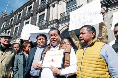 Con plantón, seis alcaldes del Edomex exigen más recursos 