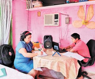 Así educan mamás en pandemia